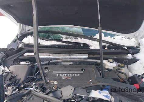 2024 Cadillac Xt4 Awd Premium Luxury z USA, uszkodzony, nr VIN 1GYFZDR49RF100387